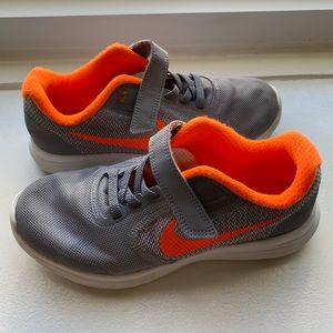 Boys Nike Revolution 3 Sneakers